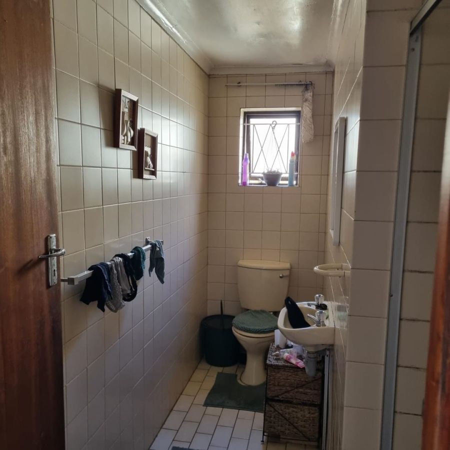 To Let 6 Bedroom Property for Rent in Summerstrand Eastern Cape